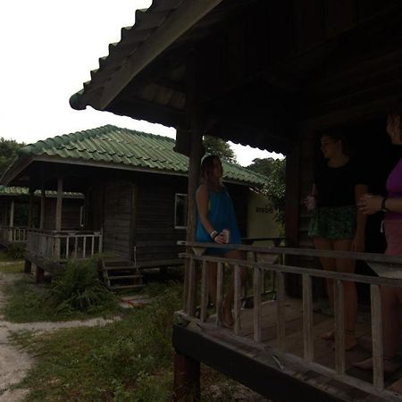 Mad Monkey Koh Rong Samloem Vandrerhjem Ko Rong Sanloem Eksteriør bilde